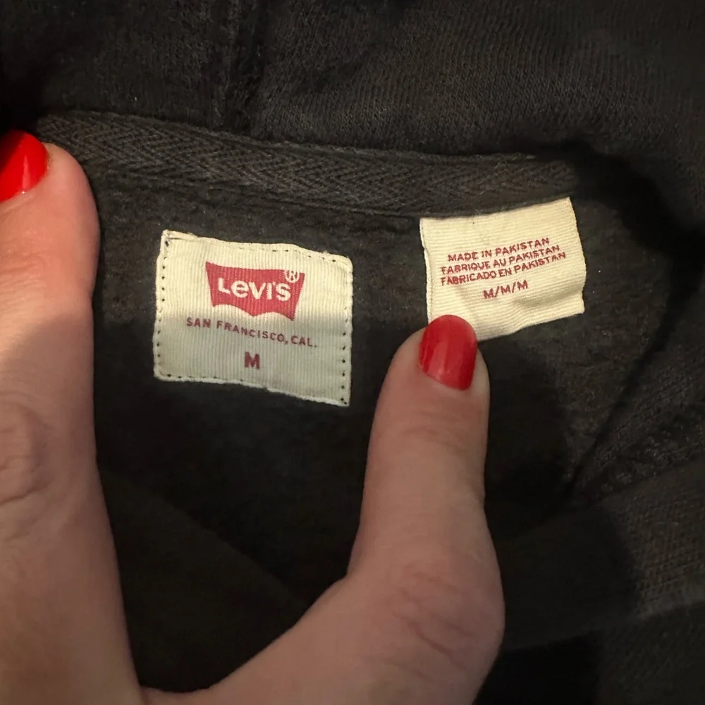 Levi’s Men's‎ Hoodie Sweatshirt Black & Red Medium Pulllover